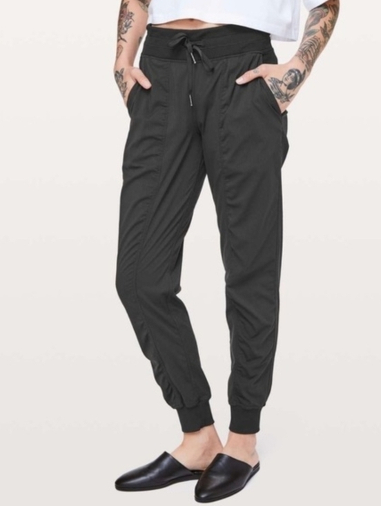 lululemon athletica Pants - Lululemon Dance Studio Mid-Rise Jogger Sz 6